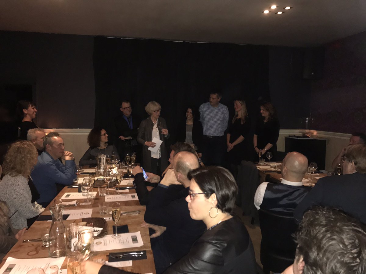 Installatie van vier(!) nieuwe leden tijdens het #nieuwjaarsdiner van Rotary #Koggenland door onze gouveneur <a href="/hettydeinum/">Hetty Deinum</a>! #trots #rotary