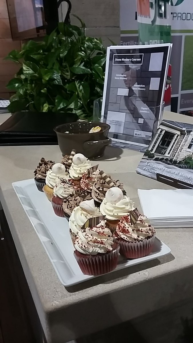 These #bestbooth cupcakes are awesome but it's the chance to connect with so many customers that keeps us coming back to #LOCongress!