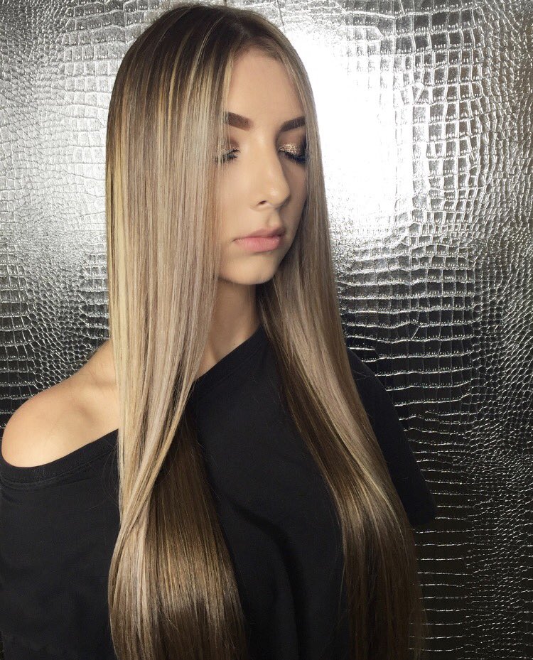 BefOre &amp; AFTER! 🌓
Colour/Cut ~Dar @the.original.dk
 #lorealpro  #yychair #dkenvy
