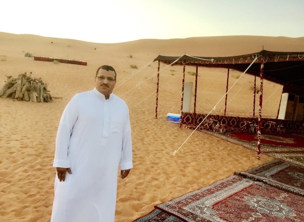 من شهقة غيابك إلى لهفة الشوق
ياما تحريتك تحاول تجيني !
'
حتى ولو غيرك على الأرض مخلوق
ماعآد أشوف الإ أنت قدام عيني
'
#عبدالله_حمير_القحطاني