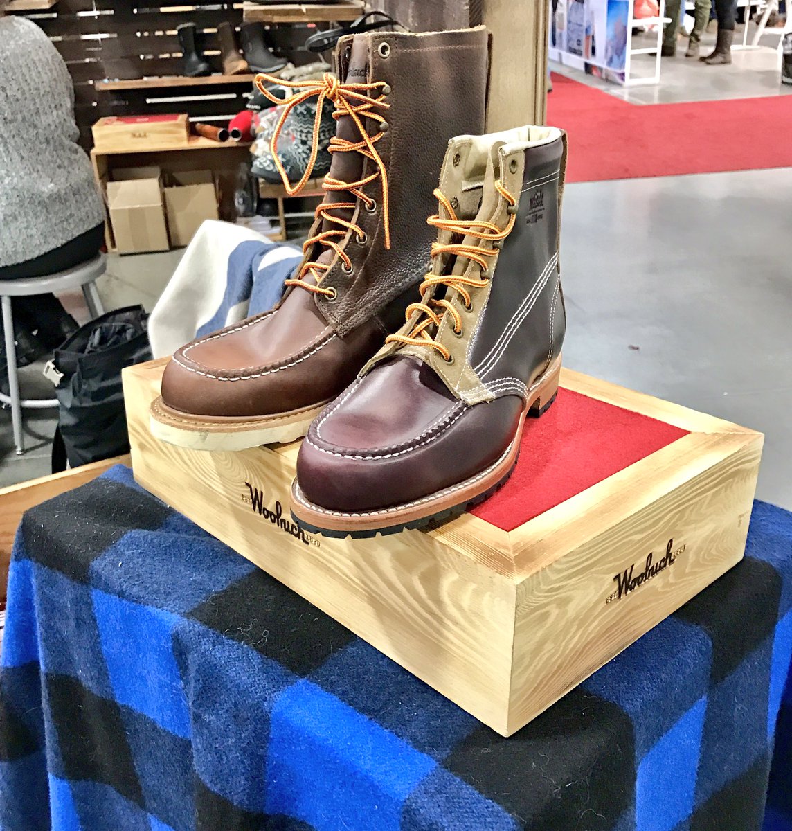 TradeShowCritic's tweet photo. @WoolrichInc goes #OldSchool and shows that sometimes good product makes great #display, even w/o mustache wax. #ORShow #iApprove #workish https://t.co/Yr4mNRyhmj