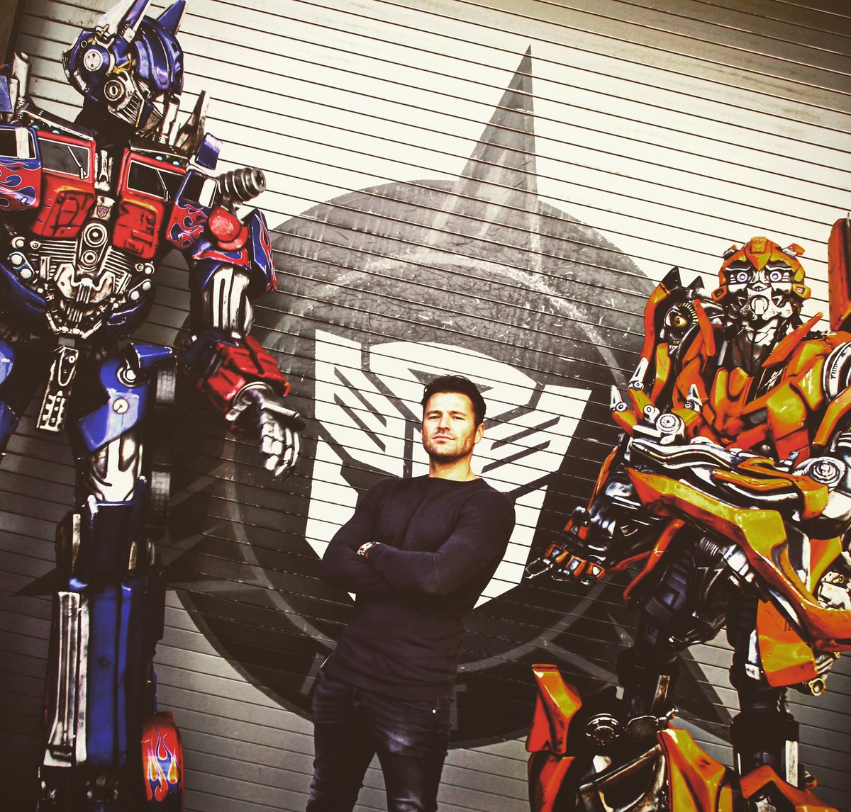 MarkWright_'s tweet photo. Don't mess with me and my boys !! @UniversalORL #transformers #loveFl #facesforflorida 
@heartlondon https://t.co/Ohncs8LNEn