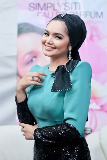 Happy Birthday Siti Nurhaliza 