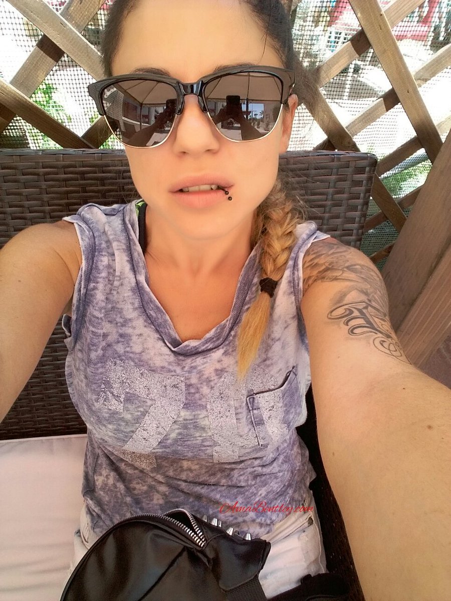 Maykabcn1's tweet photo. Mi #submissions a @Jessy_Bentley es parte de mi #totalcontribution para su #felicidad
Visit -> @BentleyEmpire y https://t.co/PPAhxjEIMk https://t.co/LgpYchmSYV