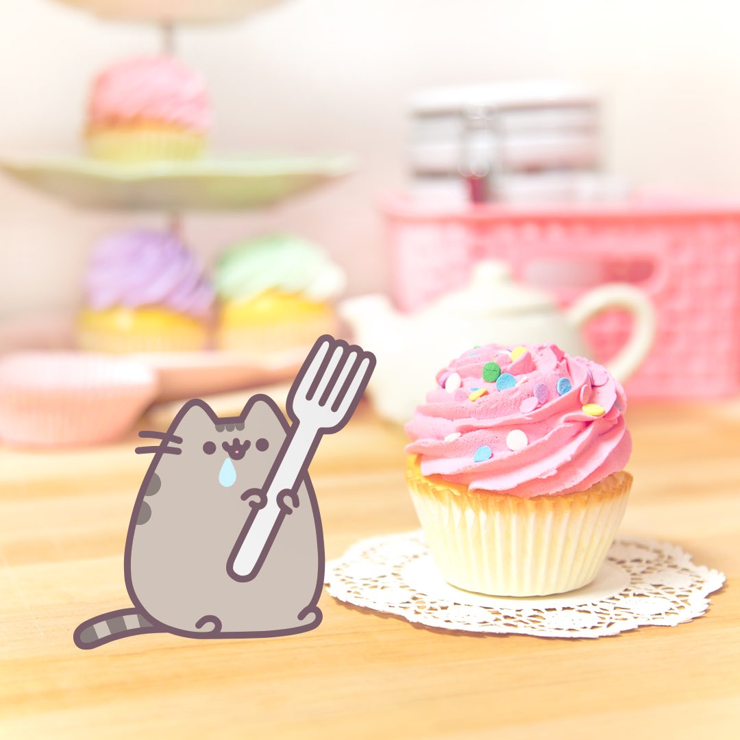 Onophoudelijk nek zonde Pusheen the cat on Twitter: "☑Find a giant cupcake ☑Eat that giant cupcake  ☑Repeat https://t.co/BBhjxOTeU2" / Twitter