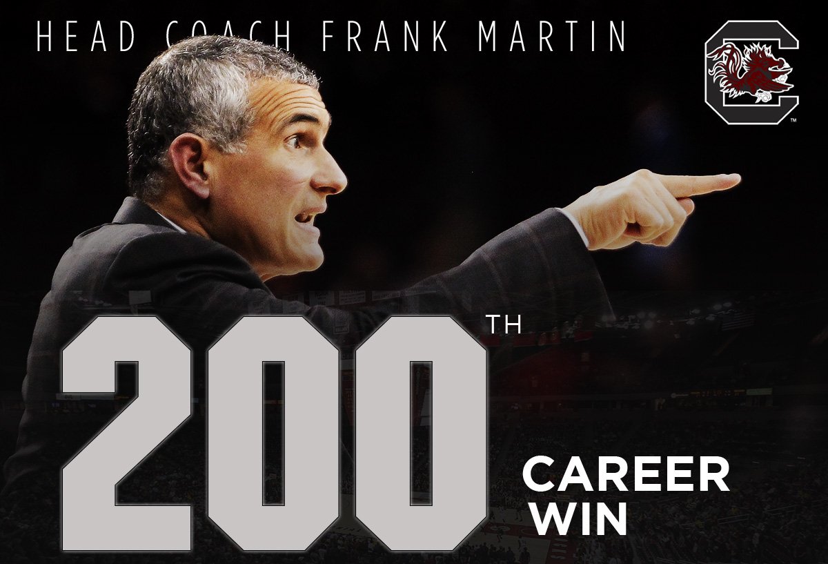 📷➡️: HUGE congrats to head coach @FrankMartin_SC on career win No. 200! 

#Gamecocks🐔🏀