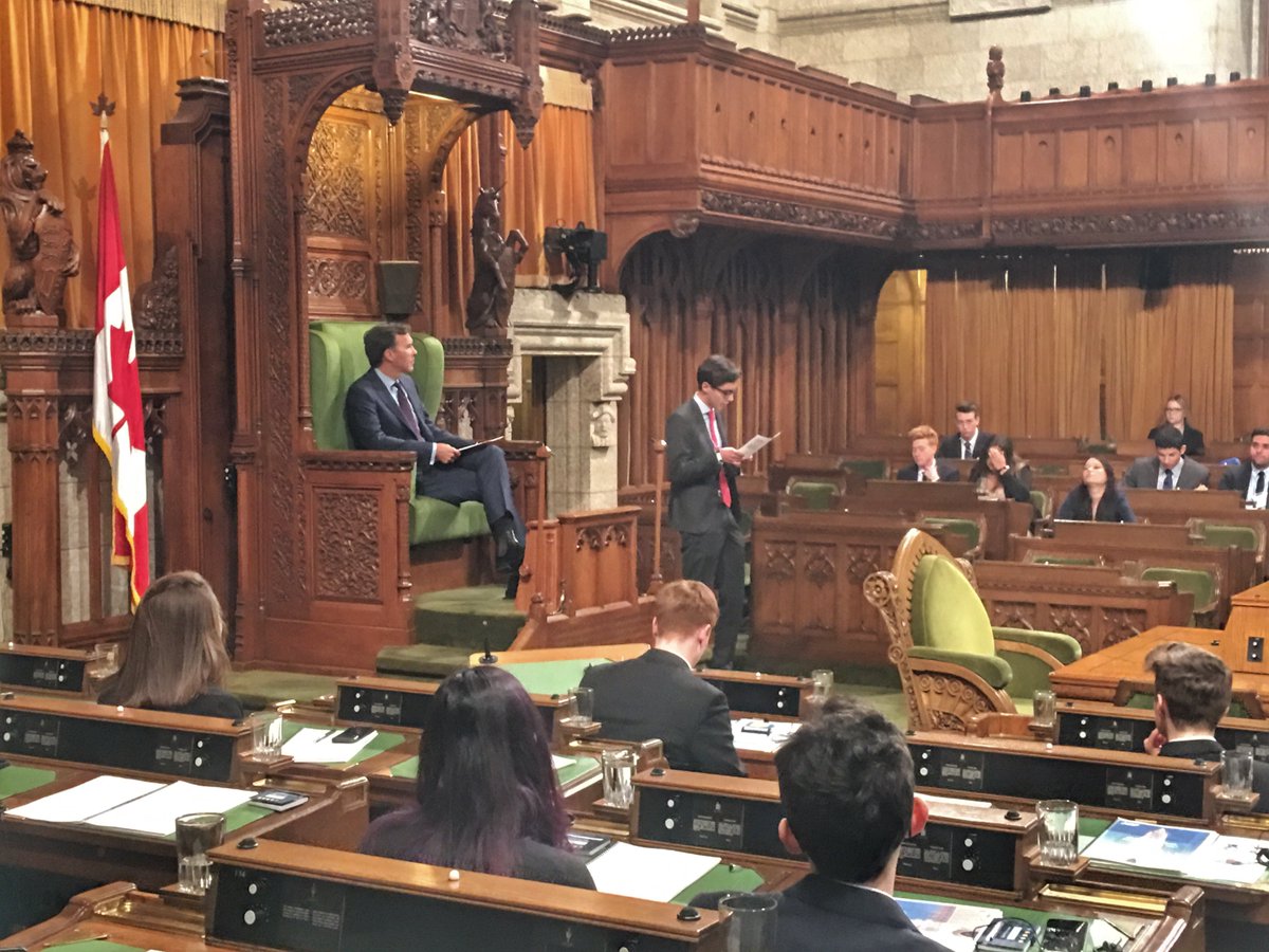 Bill_Morneau's tweet photo. Delighted to join @Queensu_mp today in Ottawa. Your passion and energy for politics is inspiring! https://t.co/78iVnWneKA