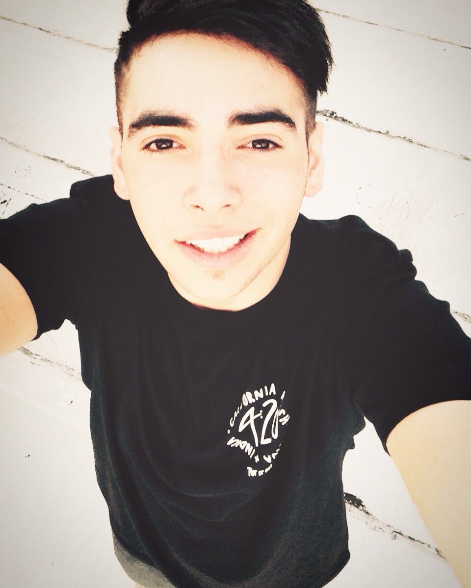 iacho__'s tweet photo. El que quiera alguna remera de @put.it.on me habla al MD ! O a ellos directamente en Instagram! ✊ https://t.co/cSAZ7ccrj5
