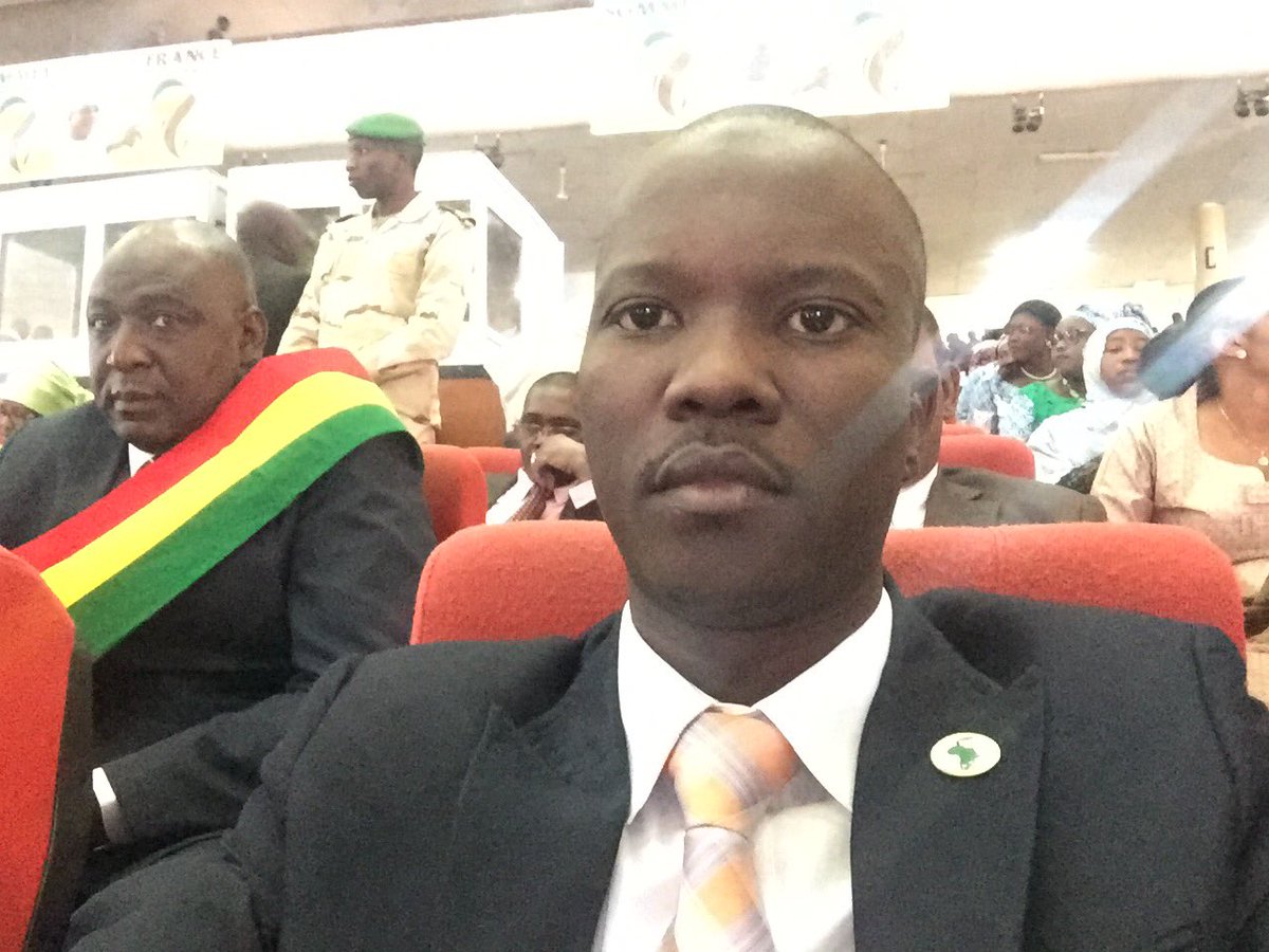 AliouOumarou1's tweet photo. Le Sommet #Afrique-France quel intérêt pour le continent noir après 27 éditions?@Muyumba https://t.co/co2Tn5c0ea