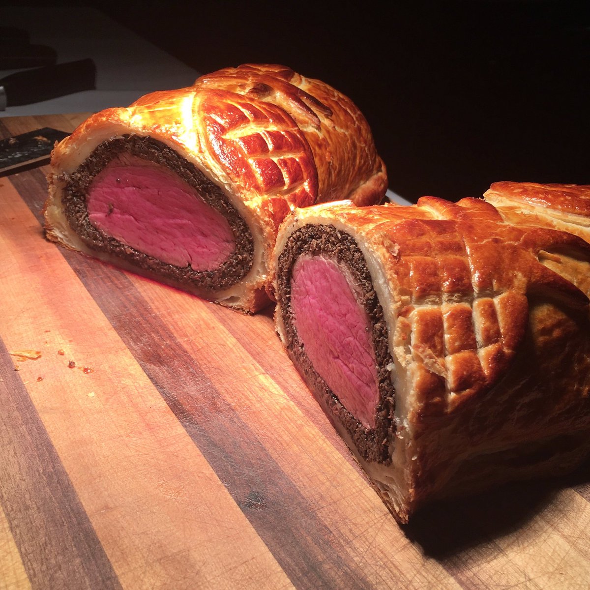 maybeckssf's tweet photo. #WellingtonWednesday is the best day of the week! Sliced at 7pm! https://t.co/UCnJPFBHZx https://t.co/0PpmVufAOO