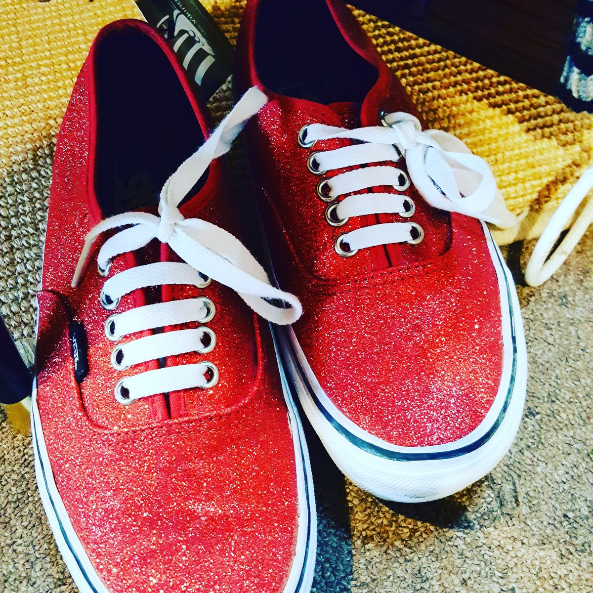 wise_three's tweet photo. Fab ruby slippers for Valentines by #littleviking #threewisemonkeysemporium #StAlbans https://t.co/BhIGRB9Hhb
