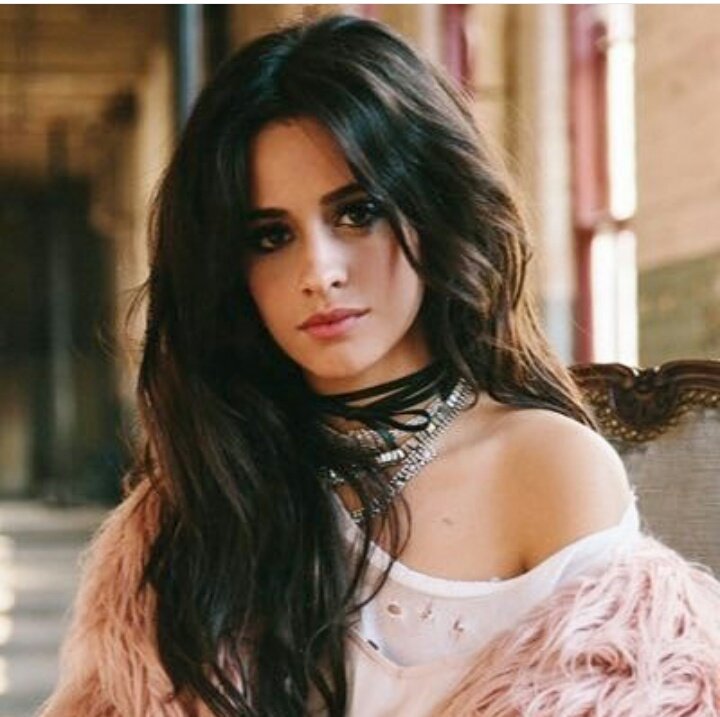 maria_rita5h's tweet image. Quis q eu fizesse trabalho em grupo?
#logoeu Camila Cabello?