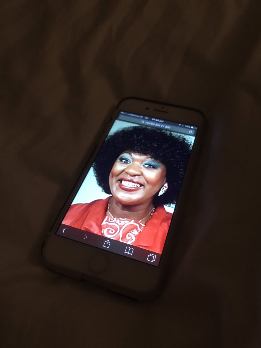 VONmarketing's tweet image. Vic just chucked her phone on the bed and it lit up with her last google search 😄 #rustylee