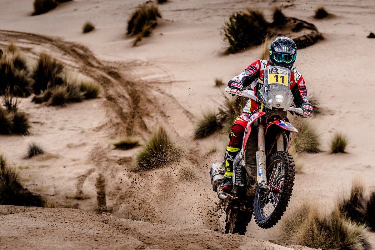MonsterEnergyMx's tweet photo. .@joanbangbang88 gana su segunda etapa en #Dakar2017 Sumérgete en el ambiente del #rally y visita la galería en: https://t.co/7CpBAIIGpC https://t.co/bB4g79d16O