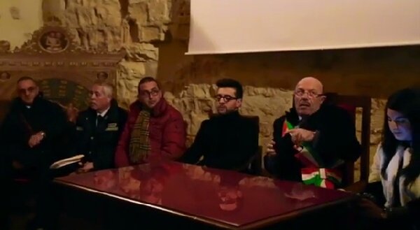 AdoptadaBarone's tweet photo. delfi_na: Barone HouseTeca Trailer #pierobaronehouseteca #pierobarone #ilvolo #castellochiaramonte #houseteca https://t.co/sWyFuZCntK