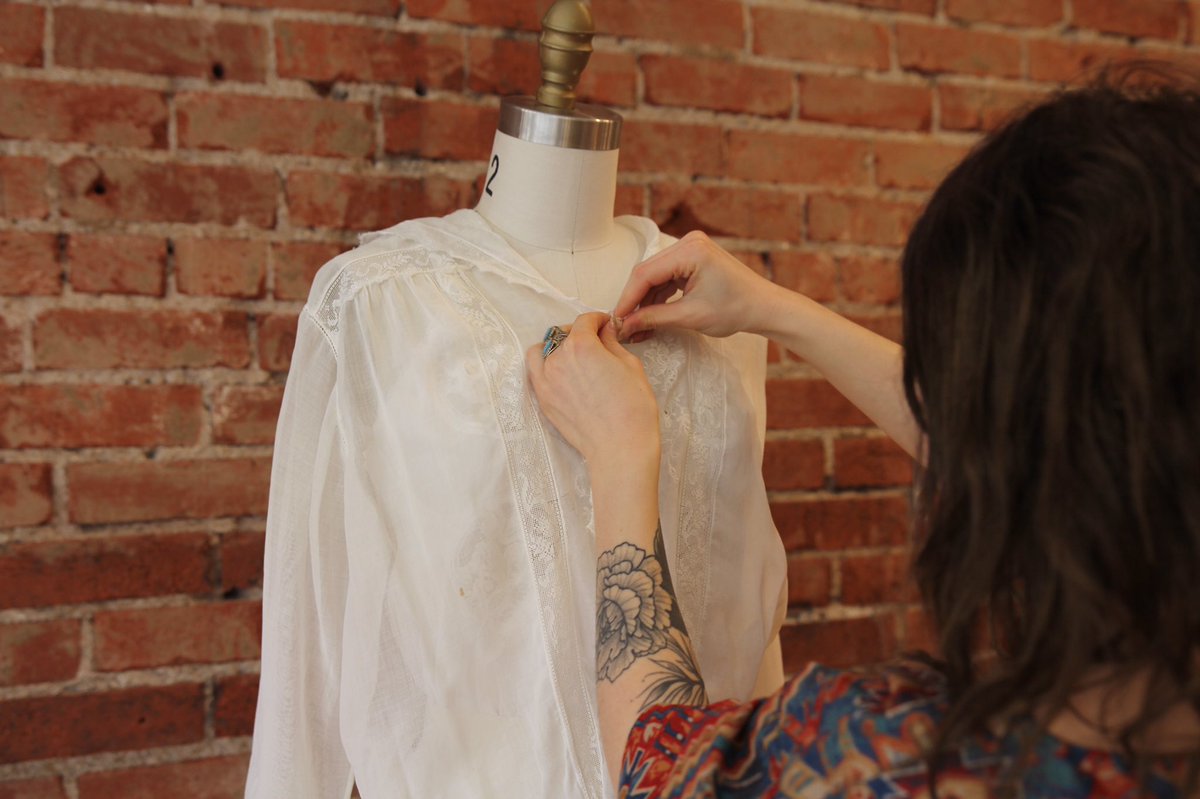 DonnasDressShop's tweet photo. Getting the wedding collection ready. Shop our vintage and vintage-inspired Wedding Collection on Jan 20th! https://t.co/6D5z85aRRk