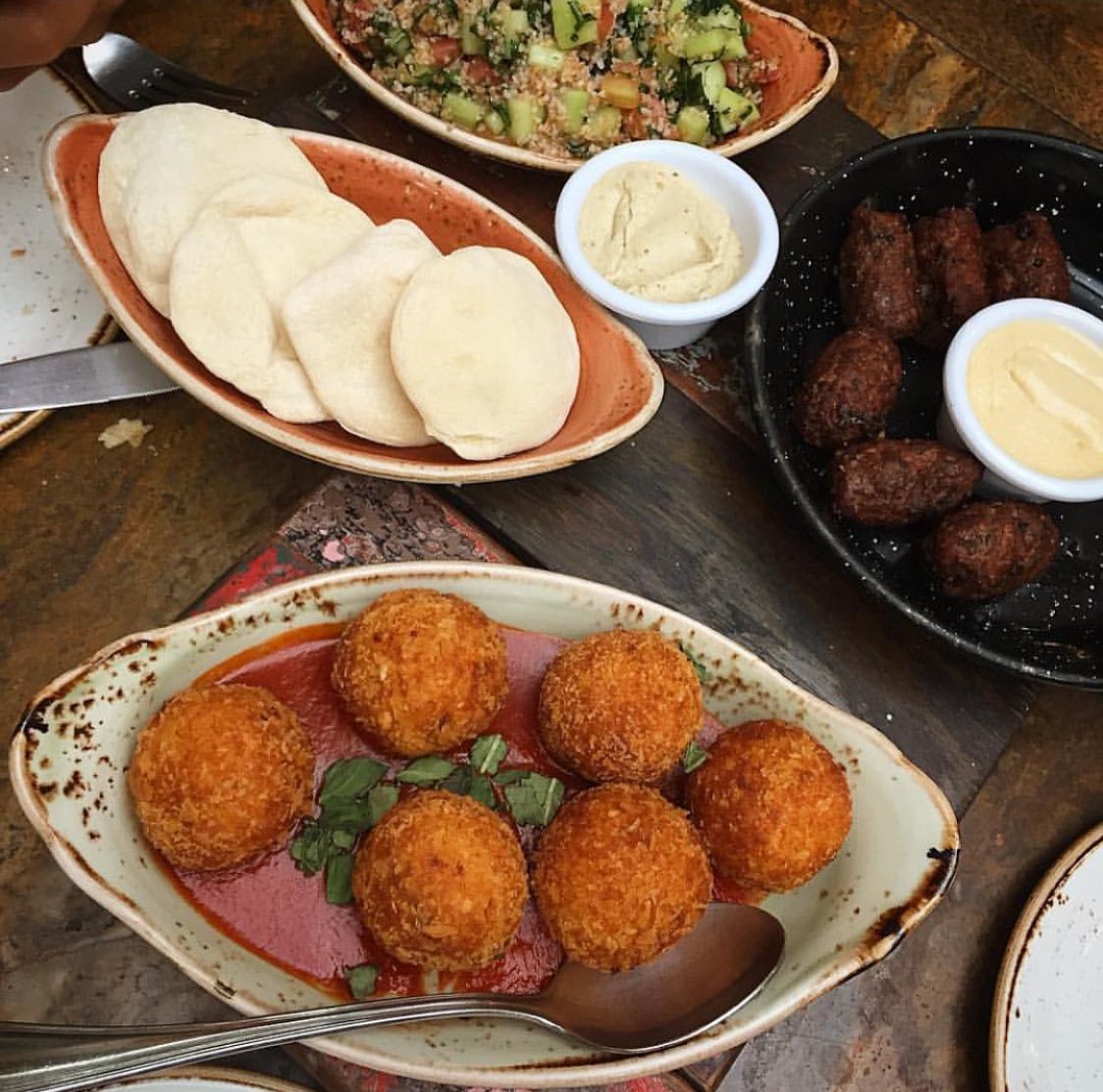 bistronomy's tweet photo. Además de nuestros platos clásicos de Bistro 😋🍗🍔🍤 en nuestra carta también encuentras "Entradas &amp; Platos para Compartir" 👩‍👩‍👧👨‍👨‍👦 https://t.co/2gWIquQuGz