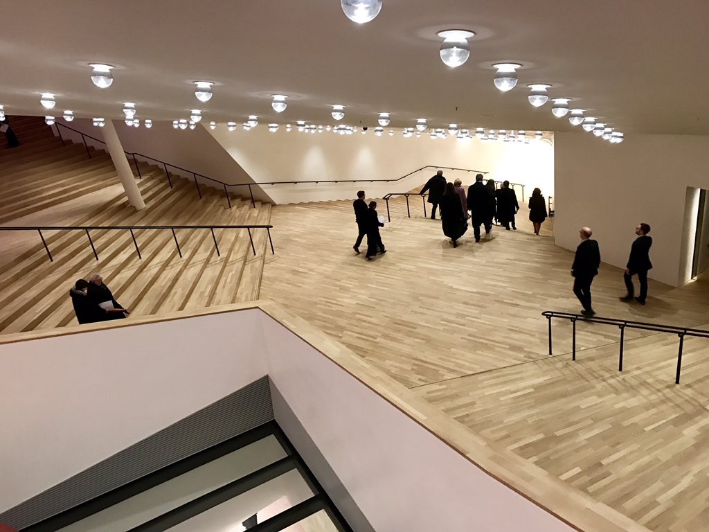 Mirko_Kaminski's tweet photo. #afterconcert #afterconcertparty #grandopening #elphi #elbphilharmonie #achtungfuerunsereelphi #jungvonmattundachtungfuerhamburg #jetzt https://t.co/ge7PM50KLx