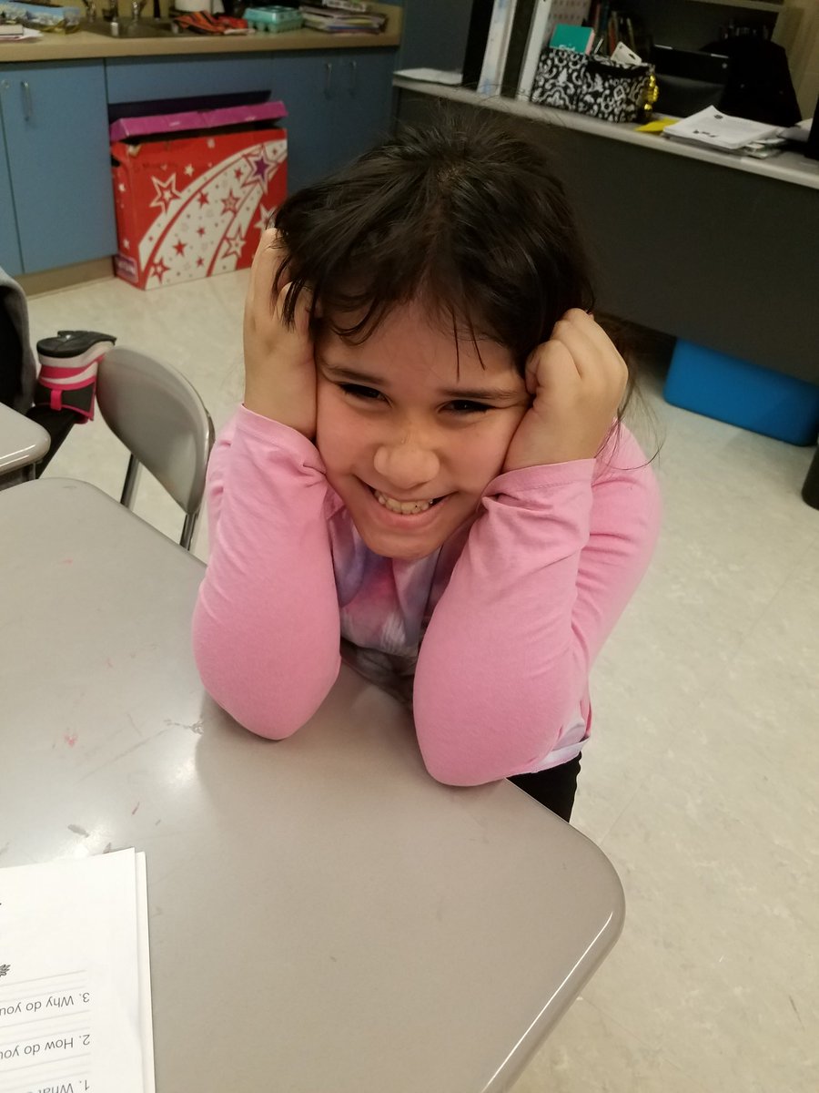 BloominginESL's tweet photo. The face of an ELL that meets her imagine learning goal for the first time! Love it! #wilburinspired #imaginelearning https://t.co/jnxtcBd6MZ
