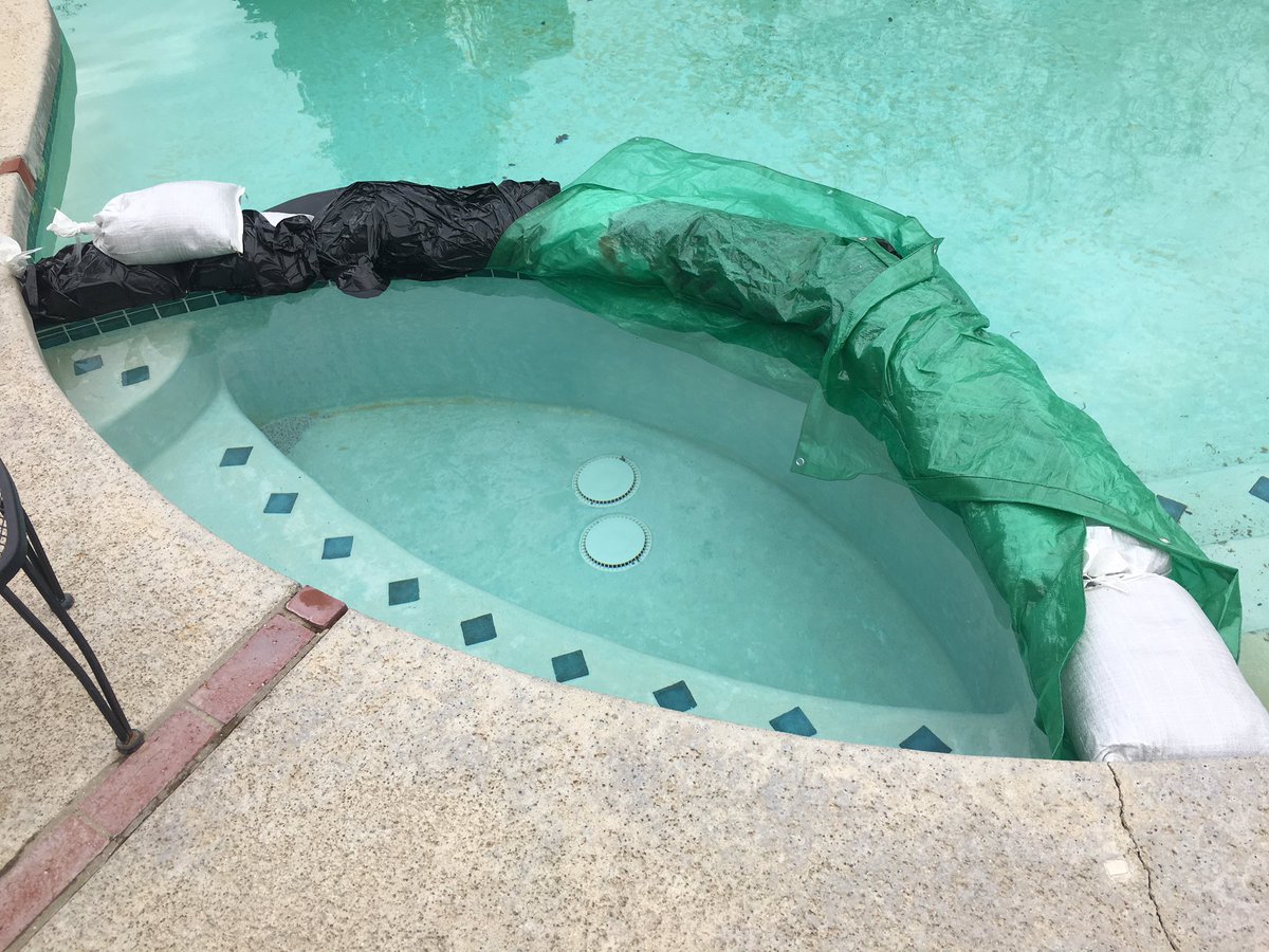 THELBLEAGUE's tweet photo. Moral to use free sandbags to keep hot water in my jacuzzi? https://t.co/DnAGuWT37p