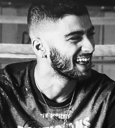 bestzaynsphotos's tweet photo. zayn deserves to be loved and respected for his talent and his big heart https://t.co/dpho28gZh3