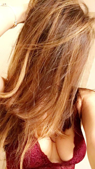 Loving my new hair. What do you guys think?! 😋 https://t.co/qVu9mwxwSV<a href="/tag/newprofilepic"class="tags"><span>#newprofilepic</span></a>