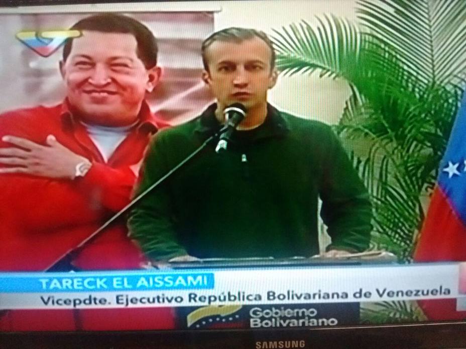 ElNacionalWeb's tweet photo. [Atención] El Aissami sobre Gilbert Caro: Estuvo en Cúcuta y no registró su migración https://t.co/EFEp1RFzjU  https://t.co/7QcbxFto1L