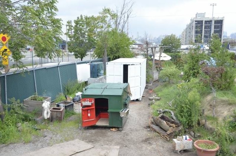 DesignerREstate's tweet image. #Wacky #Wednesday! Dumpster home in #Brooklyn! The dumpster home includes a microwave, mini-stove, and a toilet! Wacky enough?