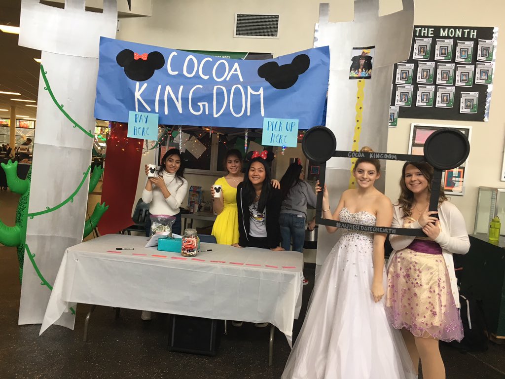 KentwoodConks's tweet photo. First place went to Cocoa Kingdom! #HappiestTasteOnEarth  #OperationCocoa #BeAConk https://t.co/l98sVrbhvG