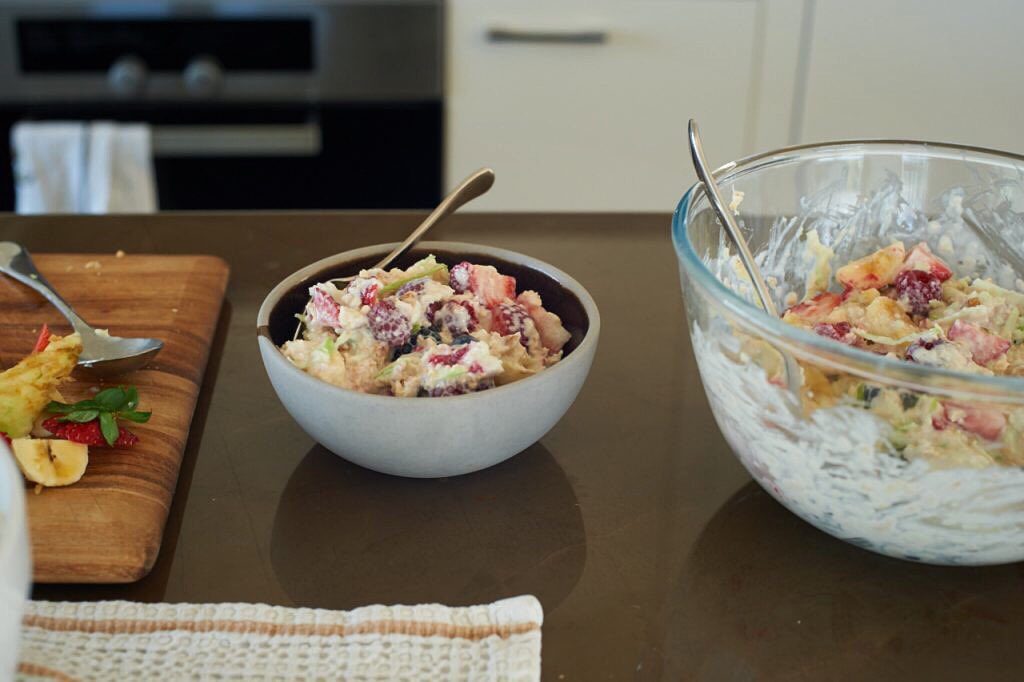 The flavour summer! ☀️🍓 A delicious Bircher Muesli recipe: nurturefromwithin.com.au/summer-bircher…