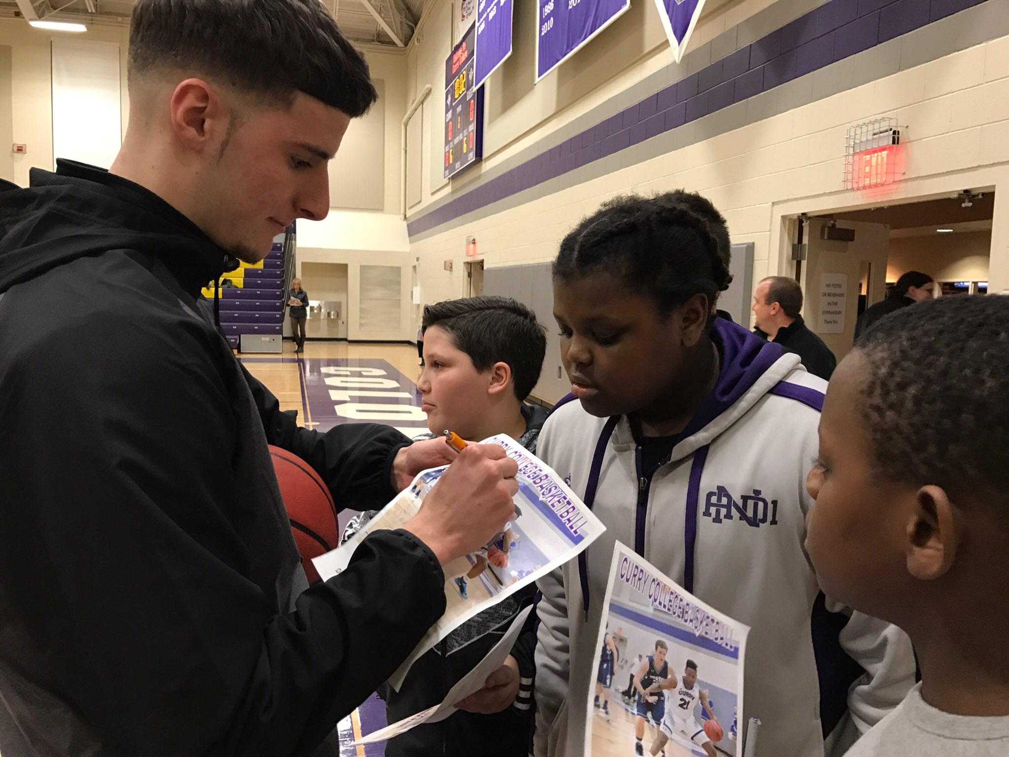 Curry College Students From Walsh Middle School In Framingham Came Out To Catch The Men S Game Tonight And Got Some Pregame Autographs T Co Acftkvbync Curry College Students From Walsh Middle School In Framingham Came Out To Catch The Men S Game Tonight And Got Some Pregame Autographs T Co Acftkvbync