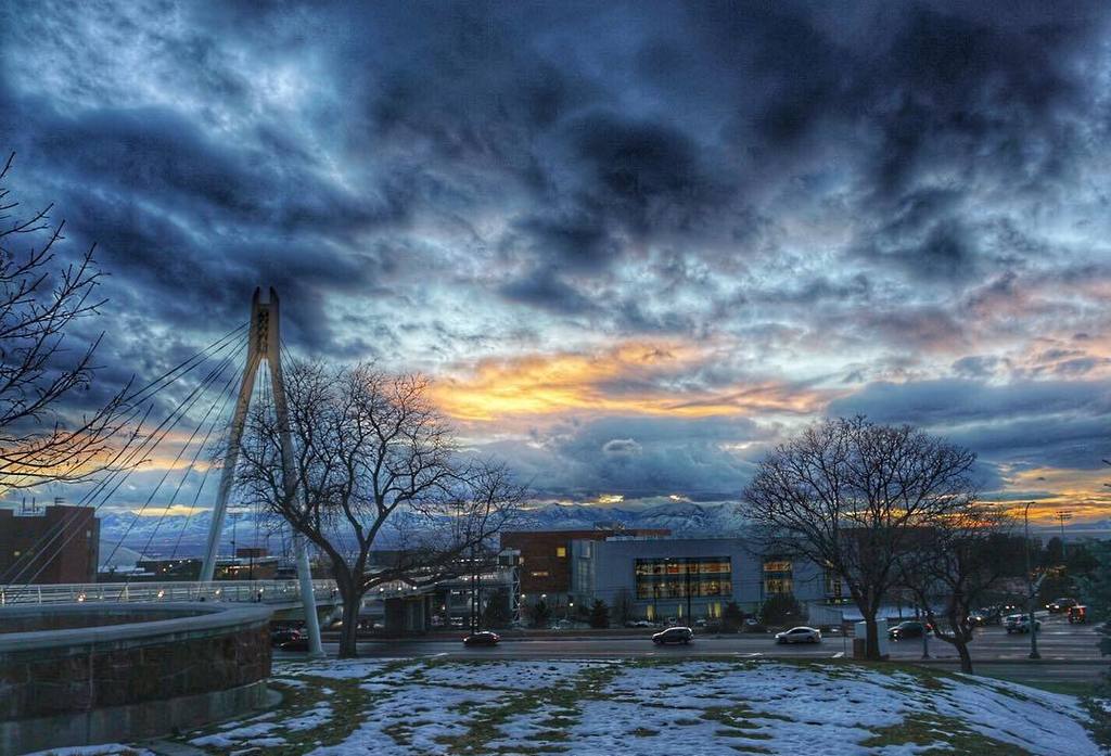 UofU_Views's tweet photo. Cloudy with a chance of sunset. β
οΈπ
#UofU #universityofutah #Usunset #LegacyBridge https://t.co/Atq1cdlIJB https://t.co/nfF2MavYW2