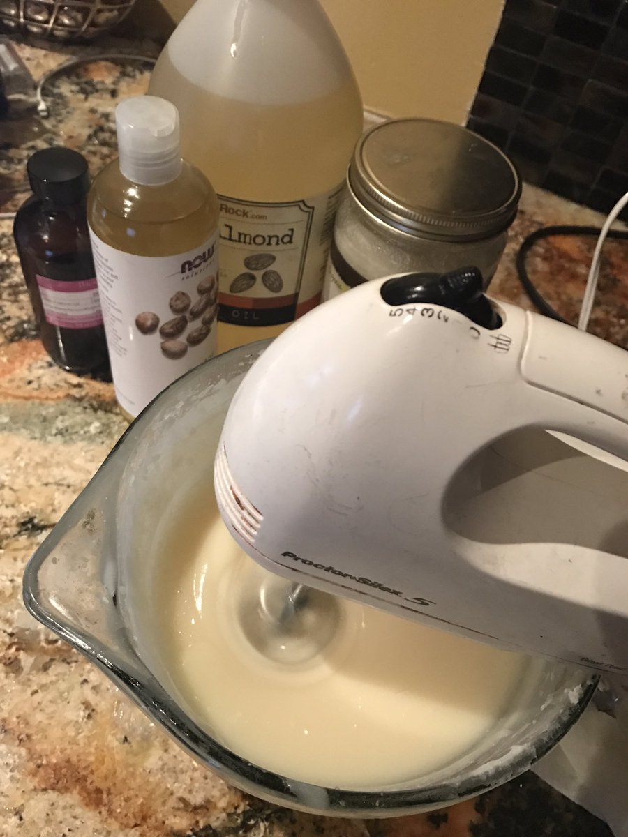 mashkincTMS's tweet photo. Fresh batch of #mangobutter
Great for #dryskin #dryheels #dryknees #cuticles #removesmakeup #massageoil #dryhands https://t.co/sR7Xrn54Rs