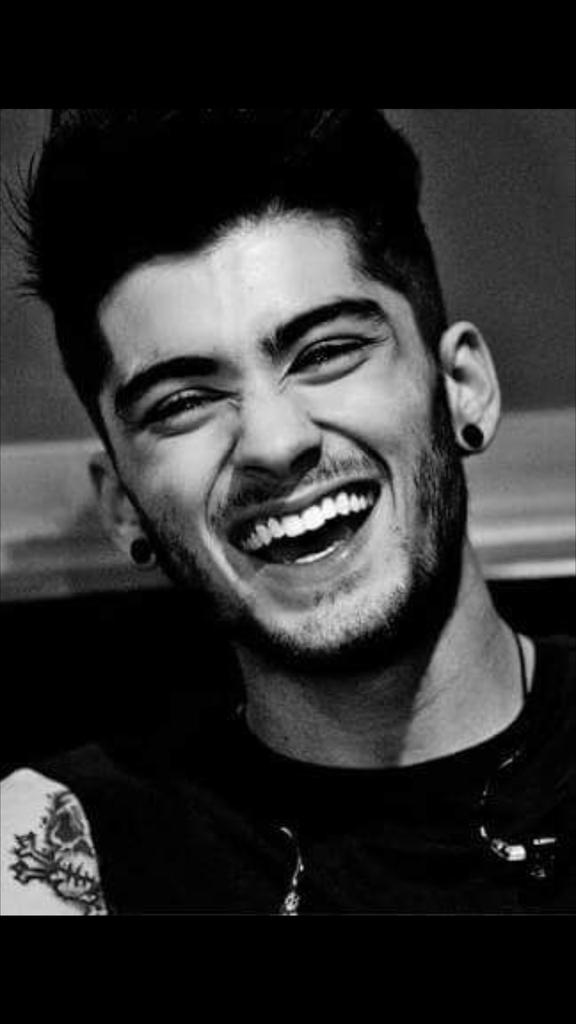  Smile in your face is never missing 
HAPPY BIRTHDAY ZAYN 
I LOVE YOU ZAYN MALIK 
I WILL NEVER LEAVE YOU 