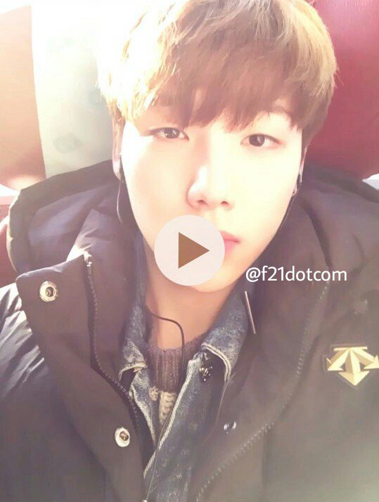 f21dotcom's tweet photo. Jeonwoong #ygtrainee https://t.co/gTUO5BON8N