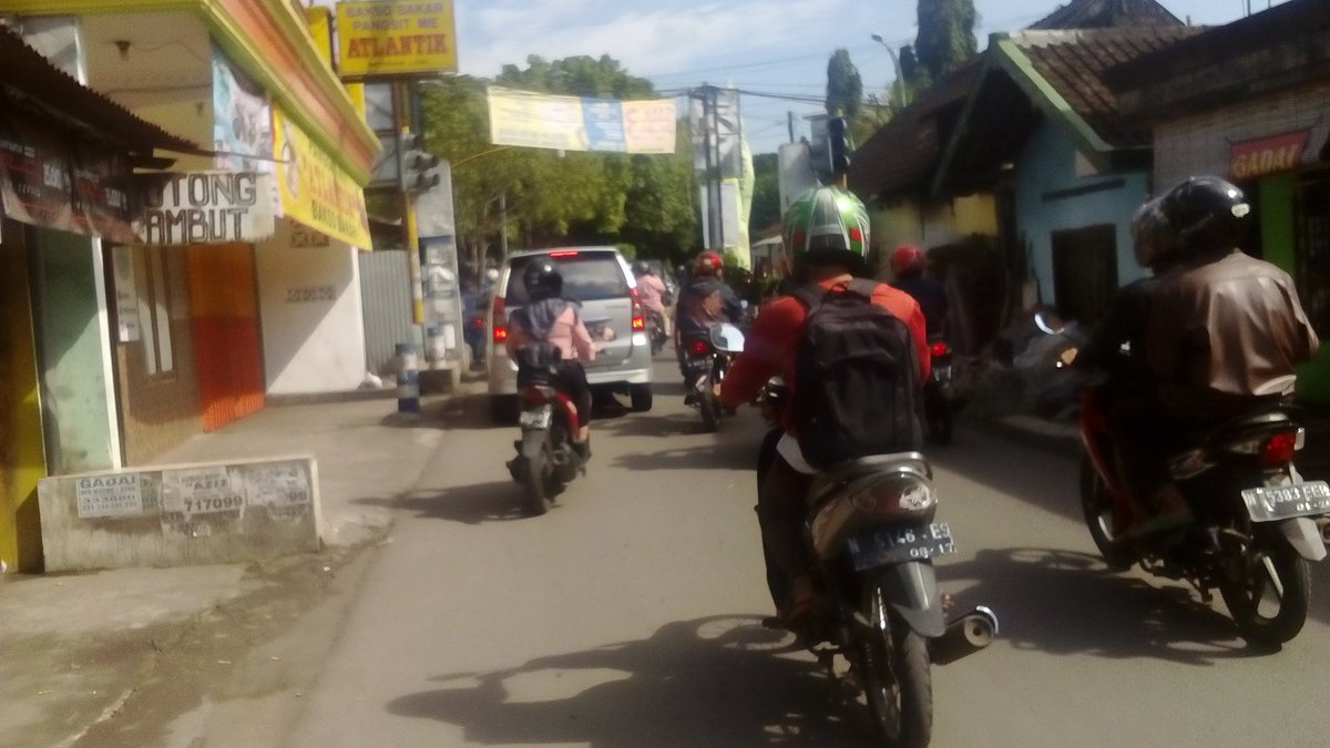 ReadyE_official's tweet photo. Pukul 09.31 Jl Mergan Lori Terpantau Ramai Lancar - Ready BC 1 #trafficmalang @Edunewsfm @official_itv https://t.co/PMu6VlCYd6