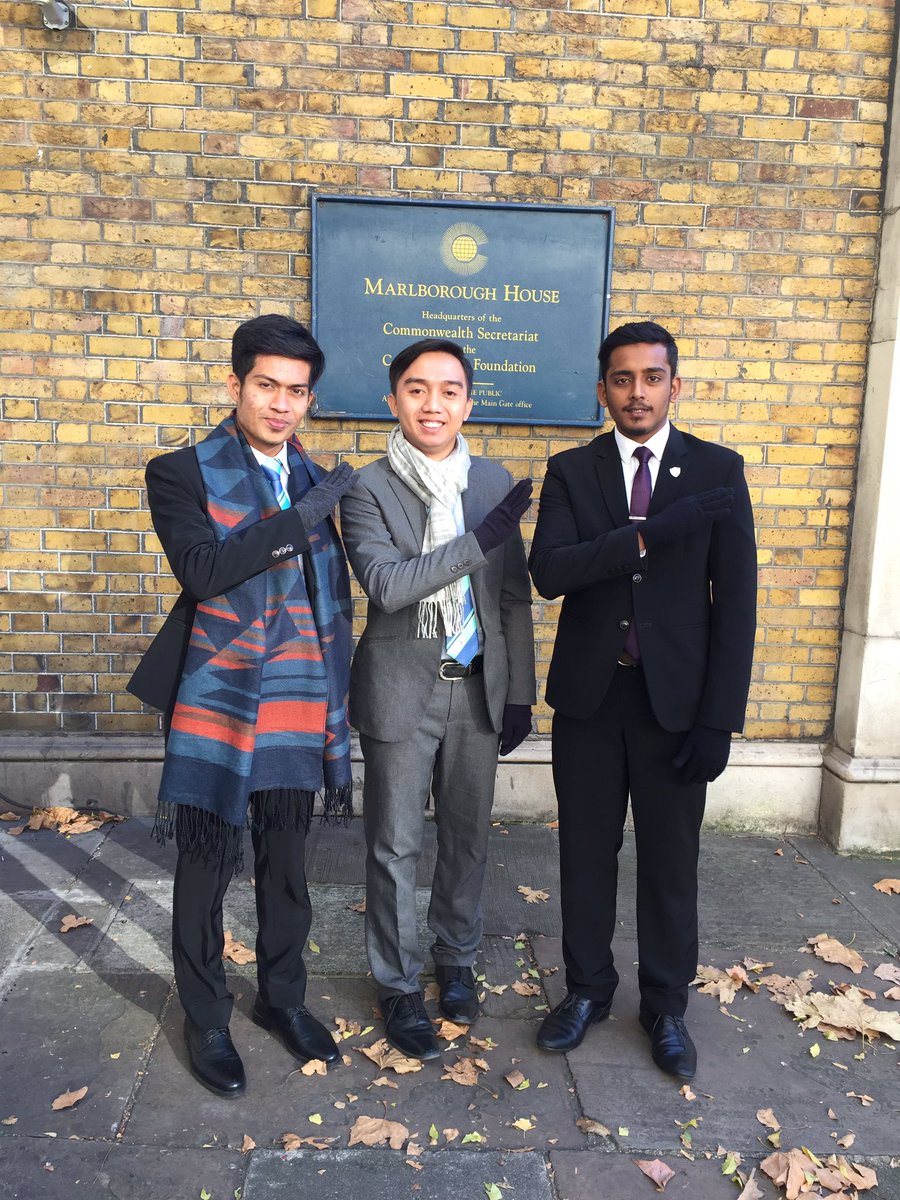 MadyasirAB's tweet photo. Soaring Upwards from Commonwealth Secretariat, United Kindom
#Throwback
#MPPUMP
#SoaringUpwards
#Amanat2017KPT https://t.co/JZPNibmDMu
