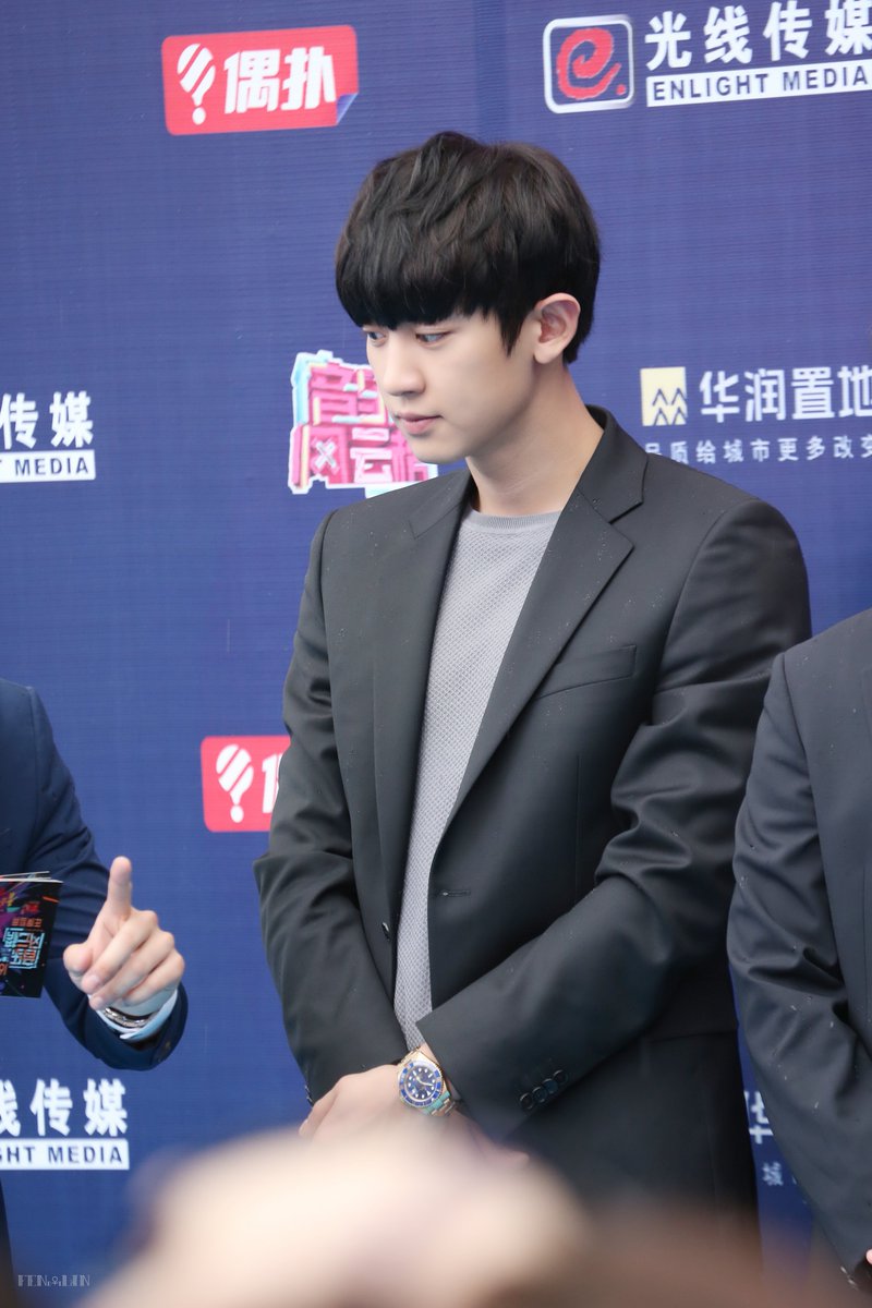 ChanHomeTH's tweet photo. 160409 #CHANYEOL at Top Chinese Music Awards 2016 - Red Carpet
Cr.FenLin__酱喵酱
https://t.co/mufOua4HJh https://t.co/bFsii7erk5