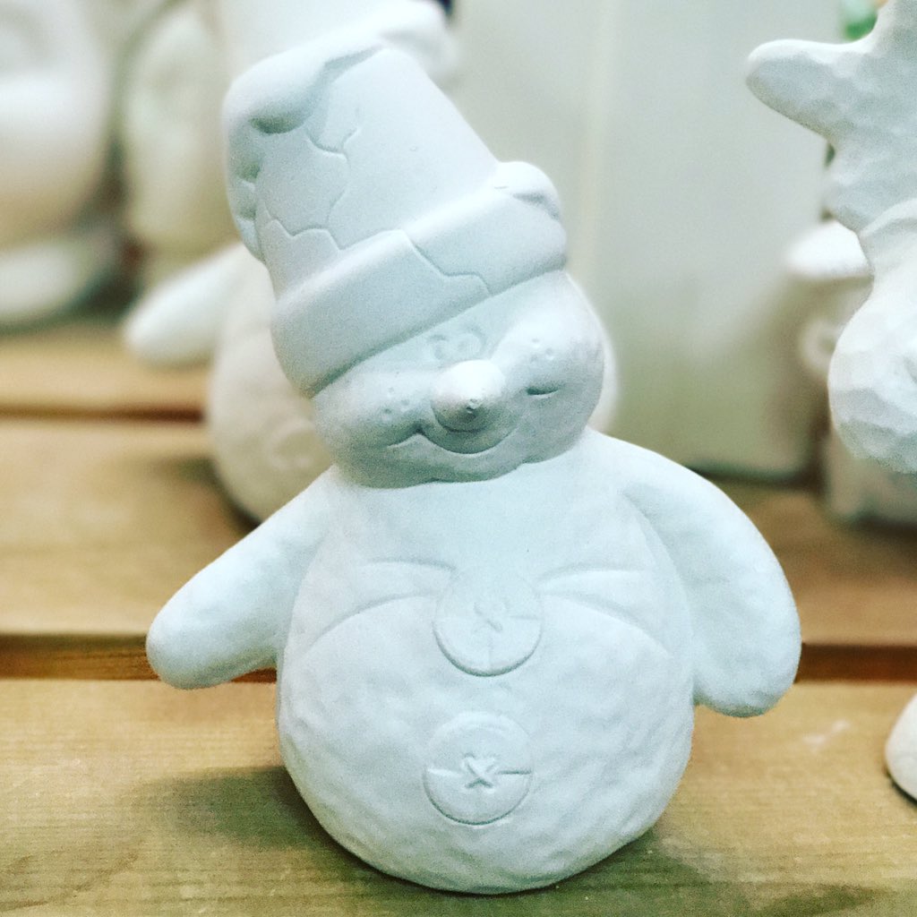 PaintedPlateWC's tweet photo. Who else is excited for snow this season? It gives a great excuse to do some inside fun with the kids here at The Painted Plate! https://t.co/4sFUn4UtZf