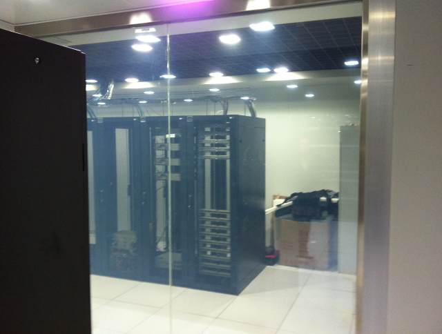 pdlcsmartglass's tweet photo. How about this glass install in your equipment room?
#PDLCGLASS #SMARTGLASS #SWITCHABLEGLASS https://t.co/s0BxDZeAJh