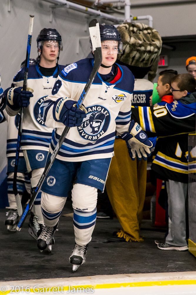 PlayerAdvisory's tweet image. Congratulations @RyBarrow of @LangleyRivermen on his commitment to #1 ranked Denver Hockey! @BanffHockey @bchllive