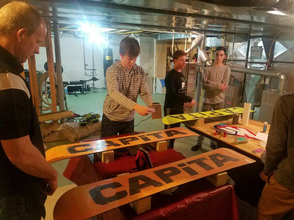 Novi_BoarderX's tweet photo. Great way to start off the season with our 1st team waxing party! First race coming soon🏂 https://t.co/Xp5DHBZPEO