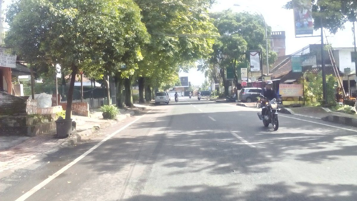 ReadyE_official's tweet photo. Pukul 10.51 Jl bogor terpantau lengang - Ready BC 1 #trafficmalang @Edunewsfm @official_itv https://t.co/UNgF7RqSyb