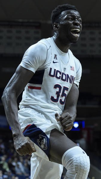 hartfordcourant's tweet photo. .@UConnMBB takes down Temple 73-59 https://t.co/2CvRIixTmf #UConnMen https://t.co/WpIuLY8ELq