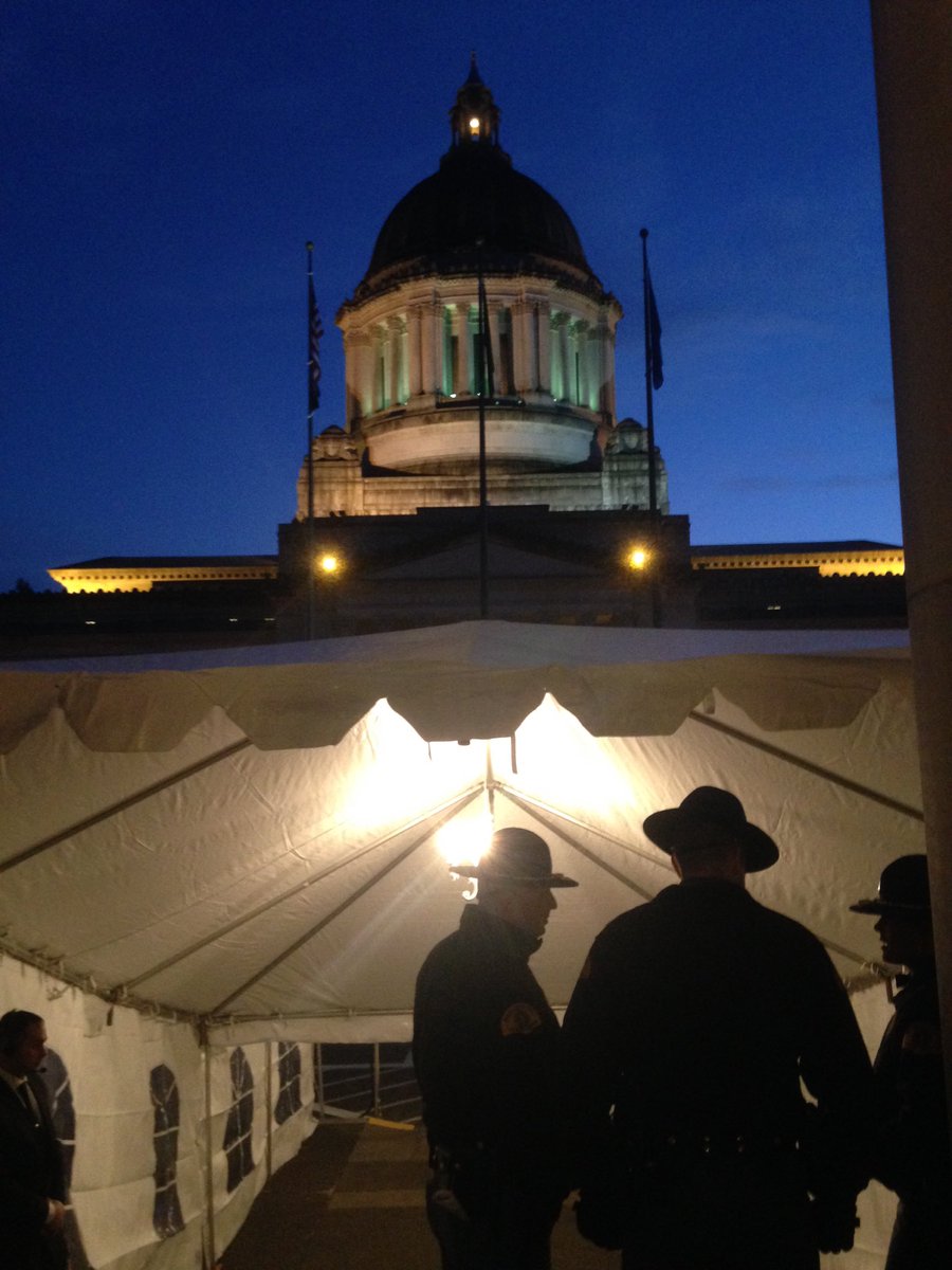 dancinggoats's tweet photo. Coffee for 2K? No problem, here at #GovernorsBall #Washington https://t.co/IjJKTZQtJW