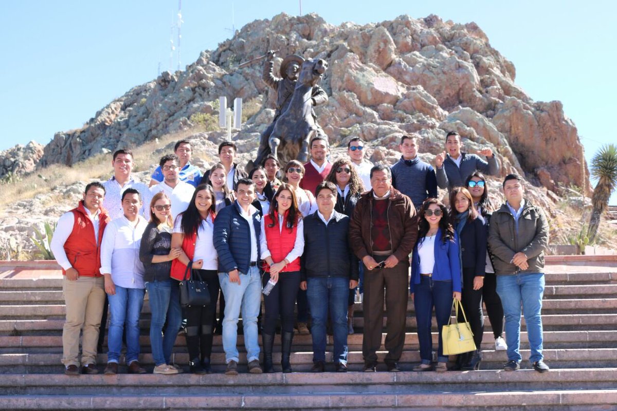 LauHaro's tweet photo. ¡Muchas gracias #Zacatecas! #100DíasEnGiraXMéxico
Te reconocemos y agradecemos tu liderazgo @DDaviglez,gira muy productiva
¡Hasta pronto! https://t.co/nPgKRujKAY