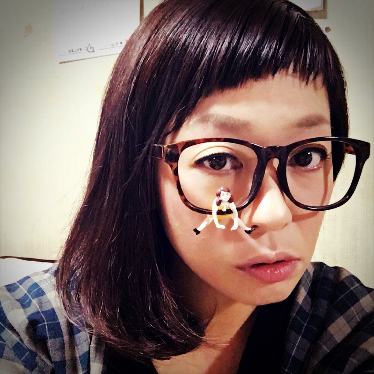 川島田ユミヲ En Twitter 当方 前髪が眉上1センチまで伸びてくると な 長い とソワソワしては自分でハサミを入れる ぱっつんジャンキー でございまして 今回切り過ぎたかそうでないかと言われたら 前者ですね ええ 前髪 ざんぎり 斜めにシャーッ