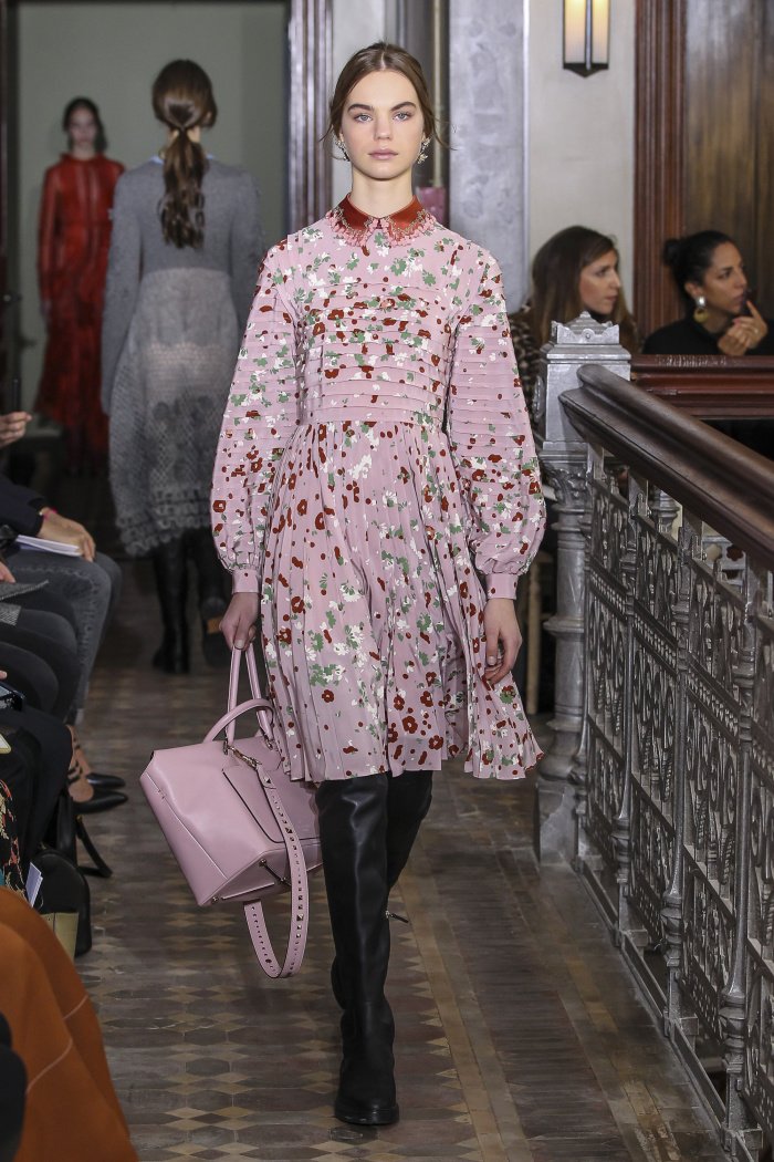 MORecruit's tweet photo. A look back at the Valentino Pre-fall 2017 collection 
Click here: https://t.co/Ex3Izz97wC #Valentino #luxury #fashion https://t.co/ArQa1CAs9P