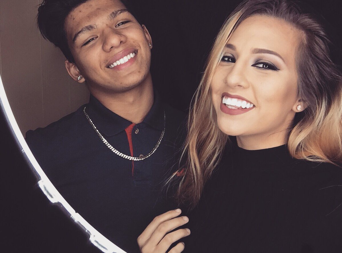 shellyseifert's tweet photo. Forever the one who will always have my heart 💍💘 https://t.co/8xG9a79DoQ