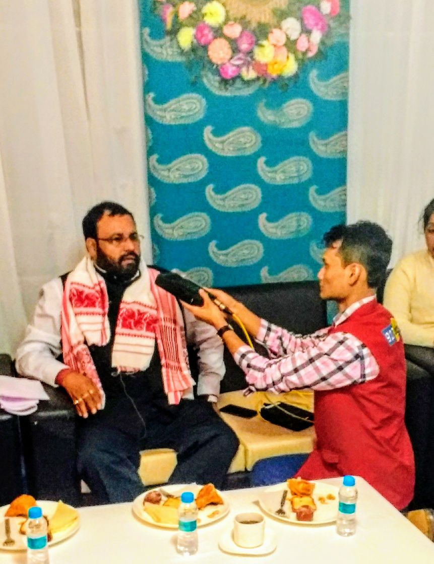 AMRITAGUHA's tweet photo. @keshab_mahanta sharing inputs on d excellent initiative of Assam Govt being taken on digital payment with BigFM https://t.co/4CUOnWgywu